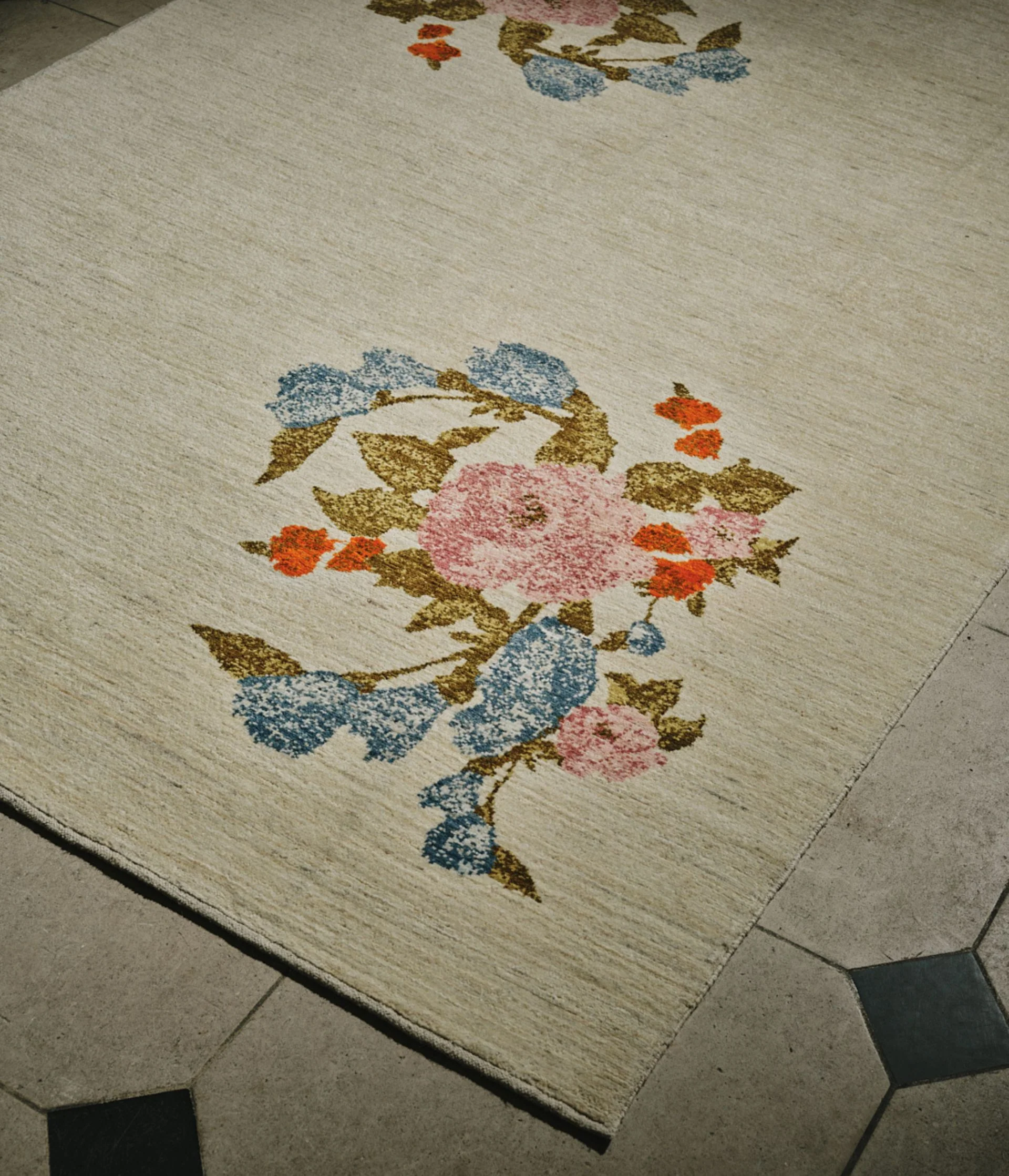 Botanicals Wool Pearl Rose Rug - Image 3